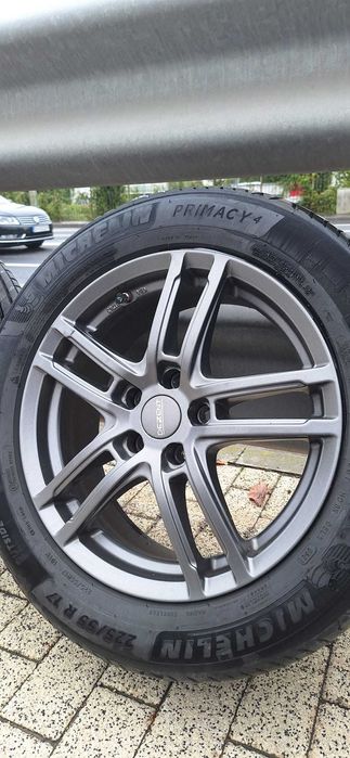 Jante aliaj DEZENT + pneuri Michelin Primacy 4