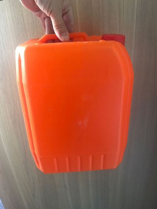 Канистра ластиковая