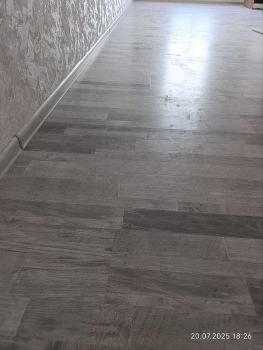 1-xonali Kvartira sotiladi. Rohat metrodan 5-10 daqiqalik yo`lda.