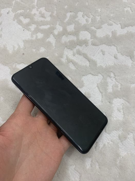 Продаю Samsung A40 В хорошем состоянии