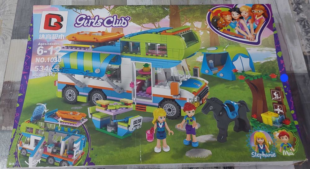 Set de construit Girls Club - Furgoneta de camping. Cutie mare.