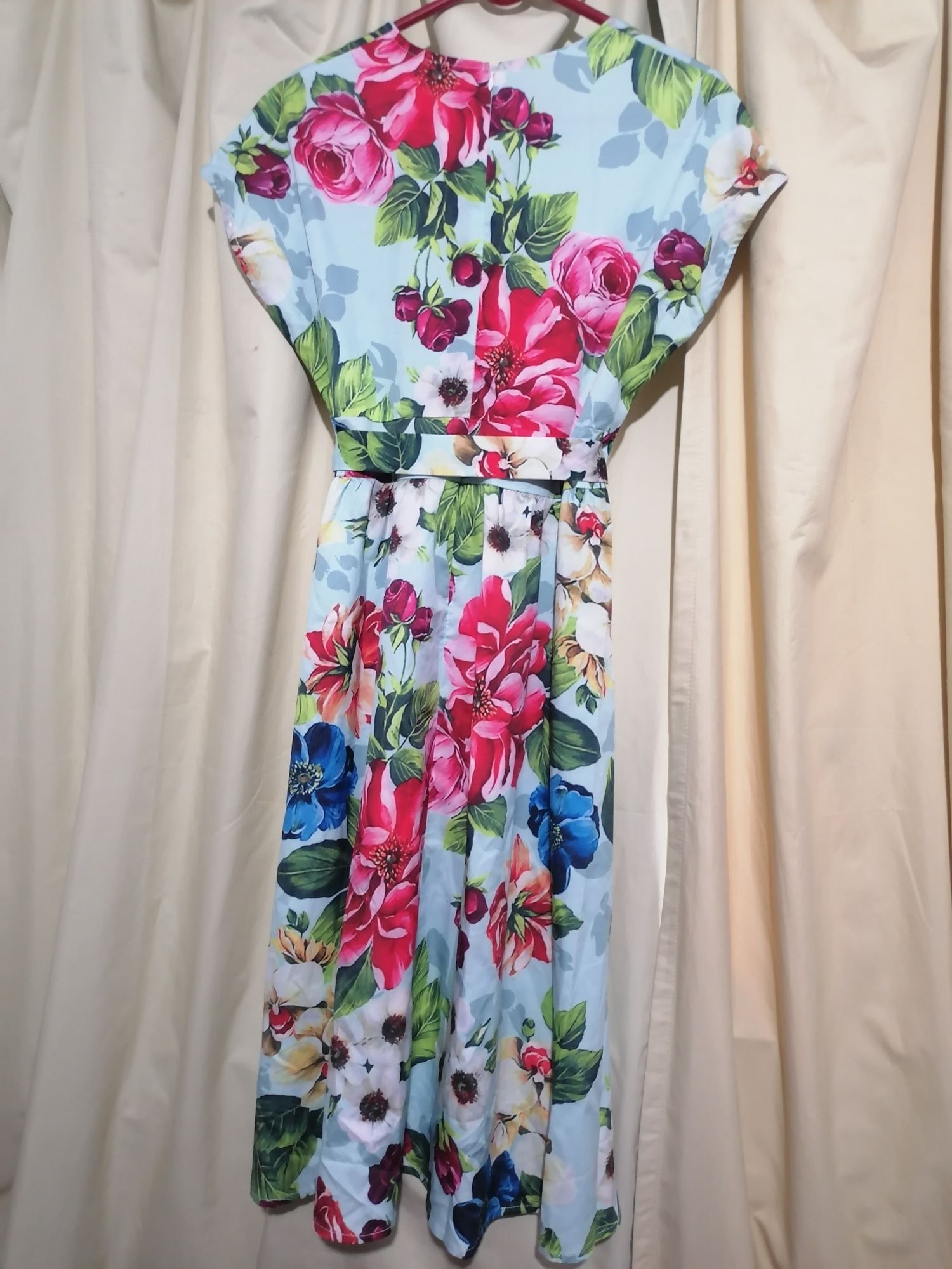 Rochie de vară multicolora, cu print floral, mărime  L, 40 lei