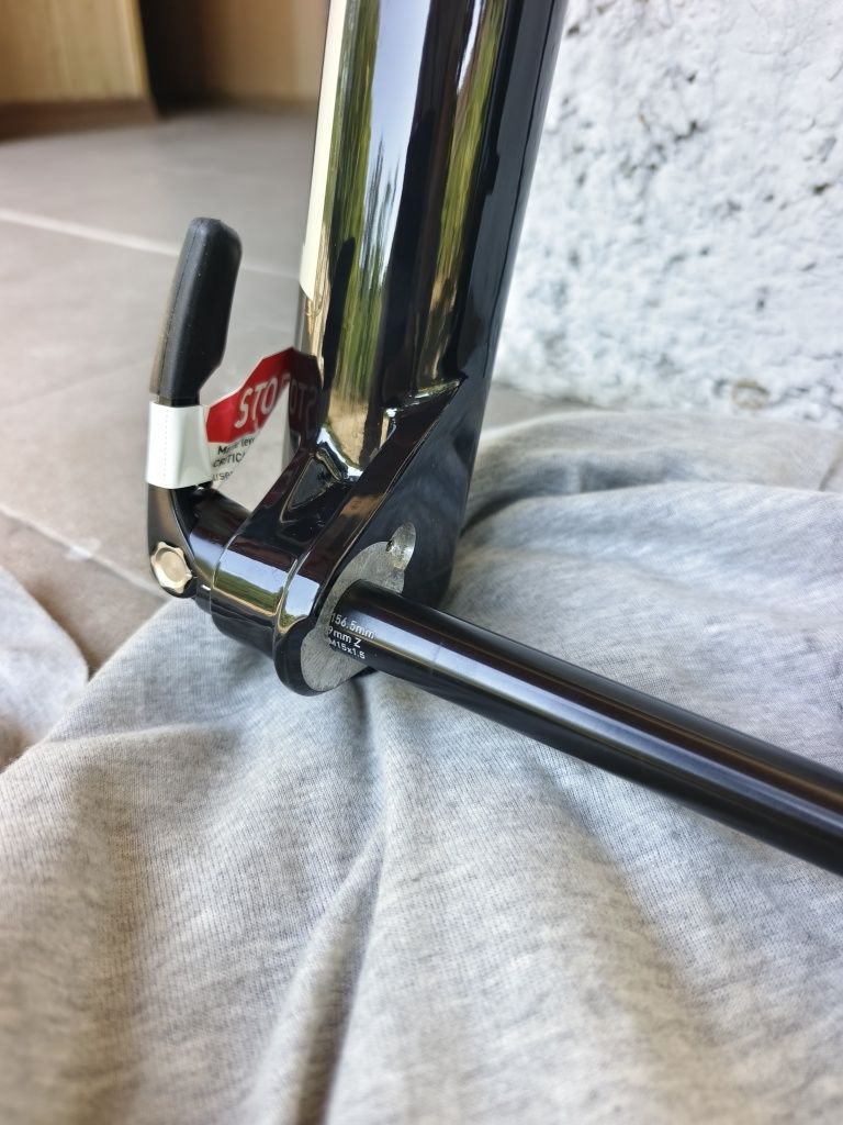 Нова RockShox ZEB Ultimate Charger3 RC2 W/ButterCup DebonAir+ Boost29"