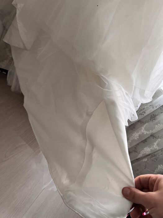 Rochie de mireasă cu trenă