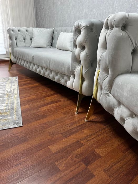 Canapea chesterfield 3 locuri