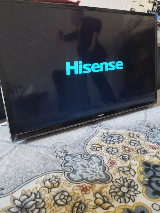 Почти новый Hisense32
