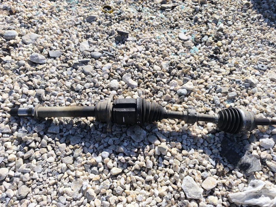 Дълга полуоска Dodge Caliber 2.0 TDI 140k.c.