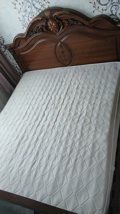 Кровать двухспальная