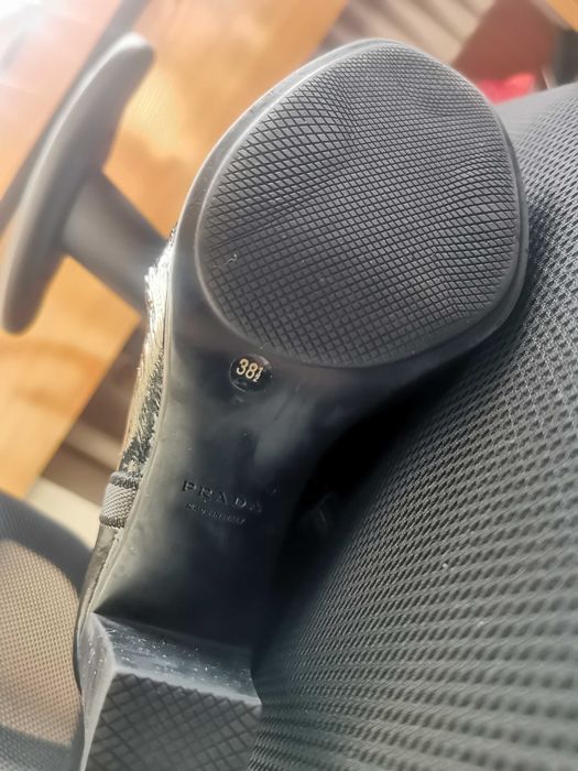 Ботуши, дявола носи PRADA