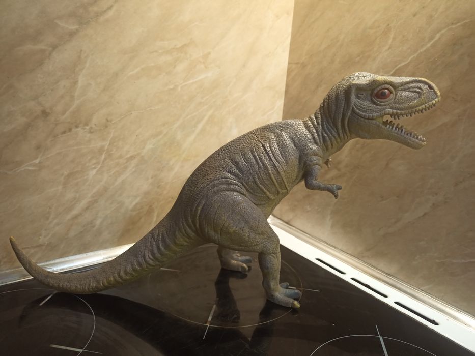 Голям Т рекс динозавър