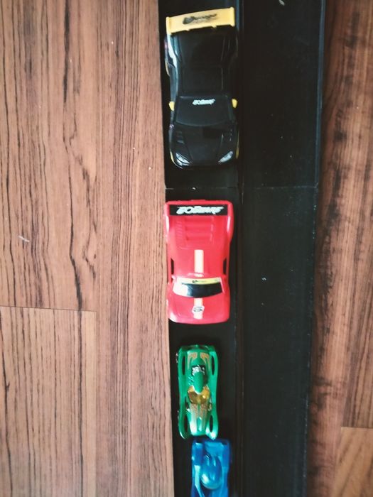 Писта Burago Go Gear с две колички Бураго и 2 колички подарък