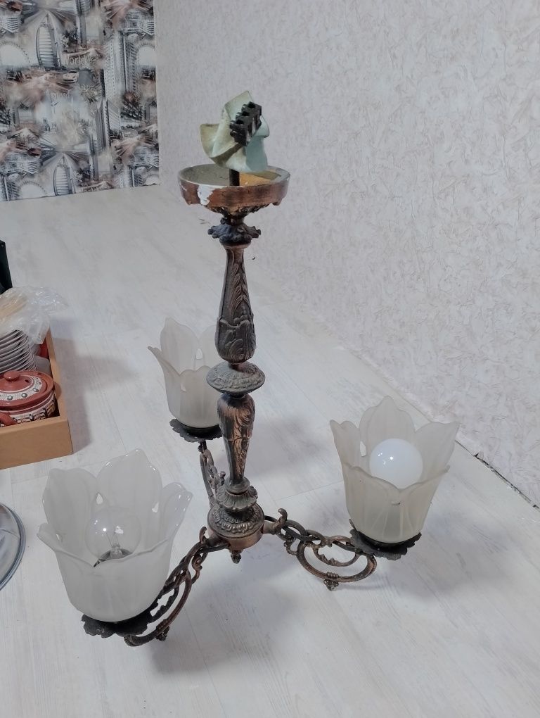 Старинен полилей