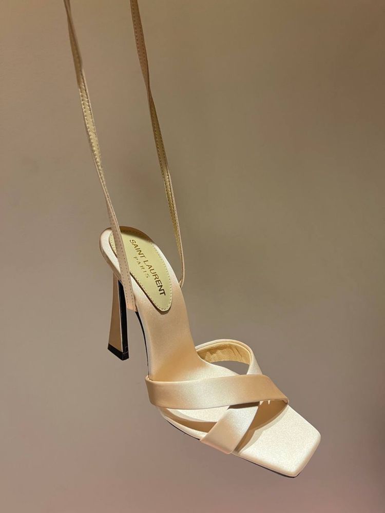 Pantofi Saint Laurent
