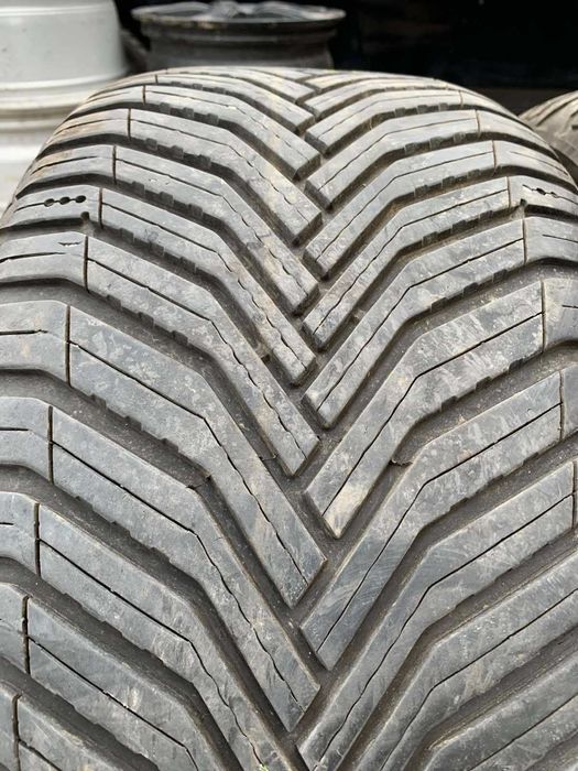 2 бр Зимни Гуми Michelin 255/45 R18 DOT 2122 грайфер 6мм ном 16