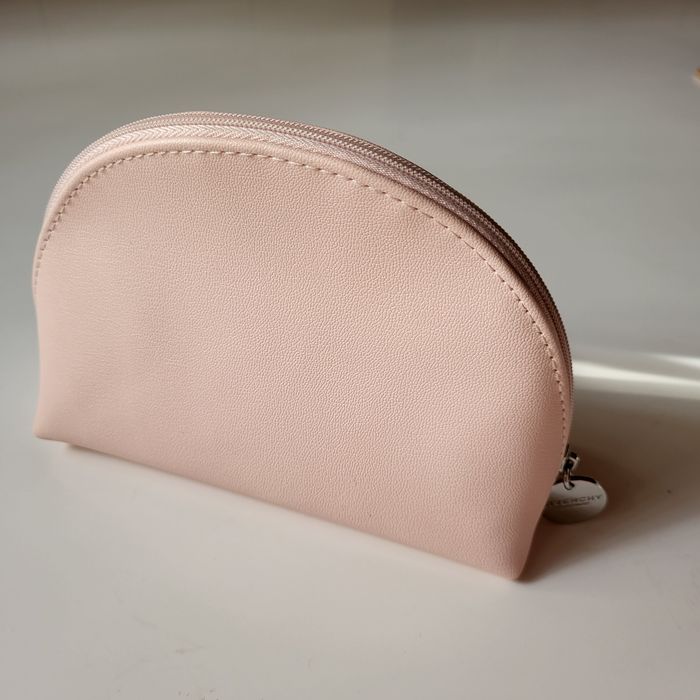 Gentuta cosmetice Givenchy