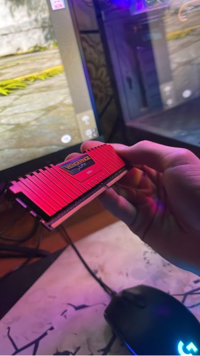 DDR 4 8gb 2400гц Новая