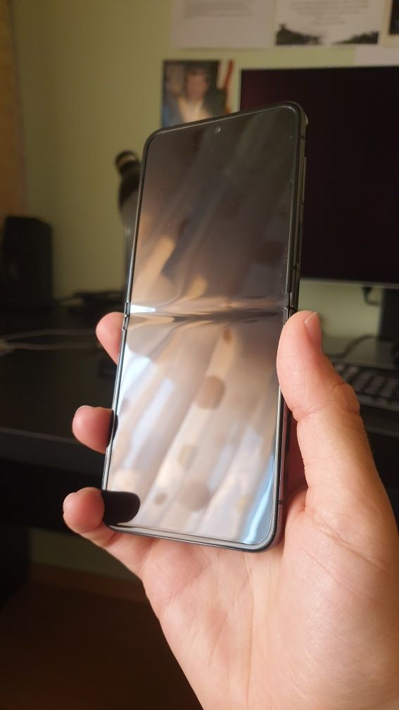 Чисто нов Samsung Galaxy Z Flip 5 512GB 8GB RAM