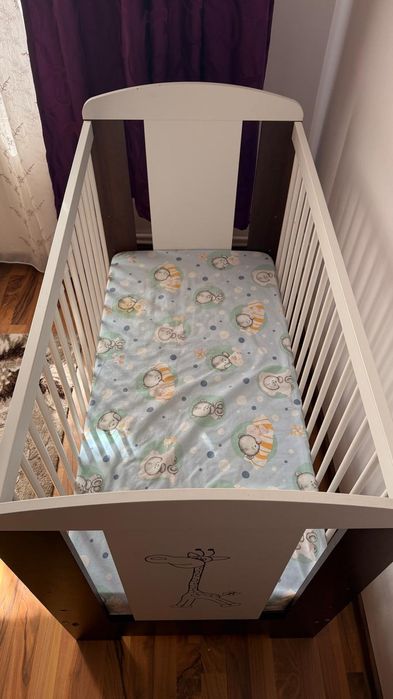 Vând pătuț in stare perfecă.