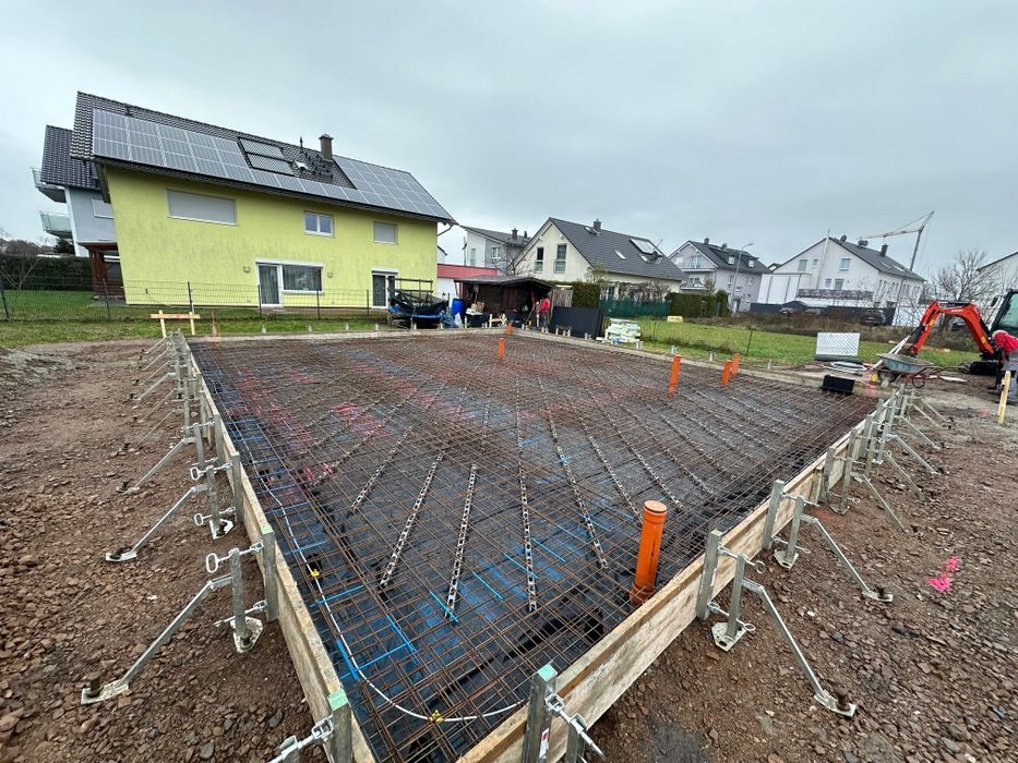 Excavatii fundamente ,și săpături canalizare , betonări , zidării oric