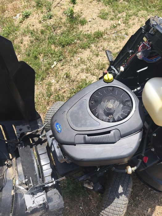 Vand tractoras gazon