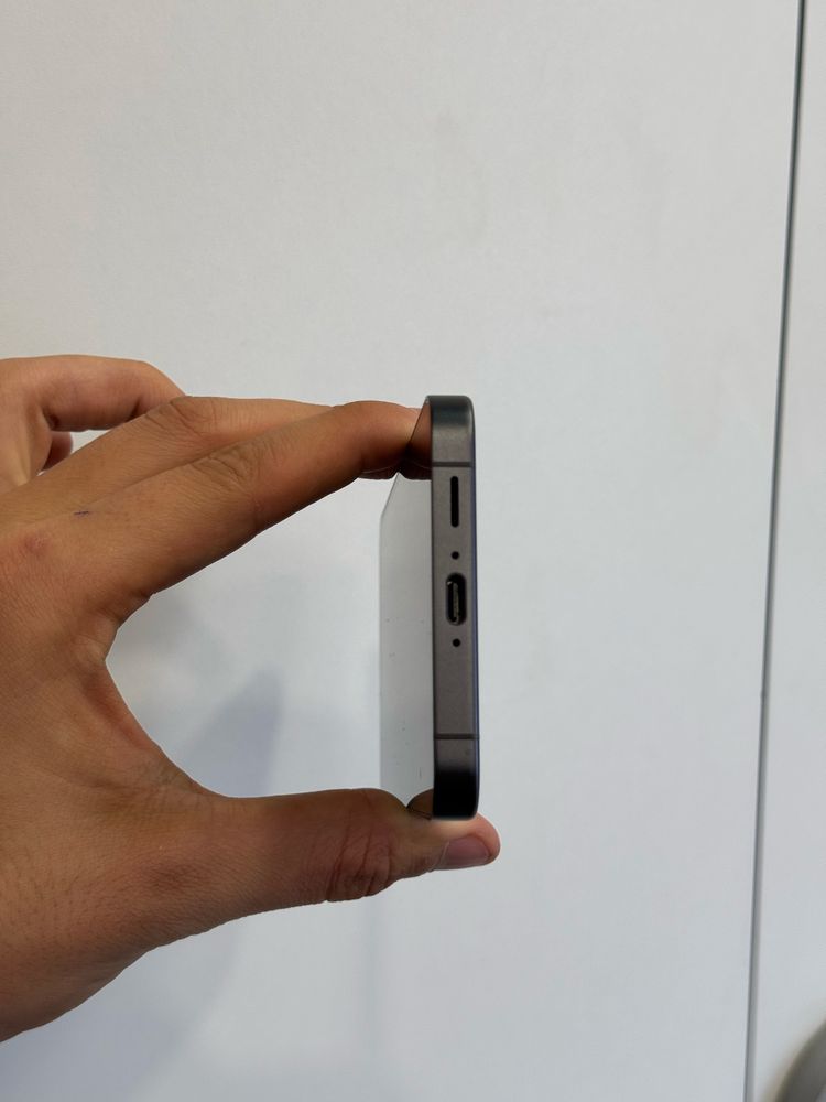 Продавам отличен Samsung S24 FE 256GB