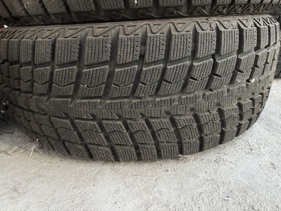 Продаю почти новую зимнюю резину