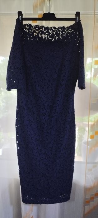 Vând rochiță elegantă,culoare albastru închis din dantelă ,mărime xs