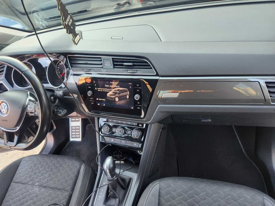 VW Touran 1.6 TDI -2018 - TVA Deductibil