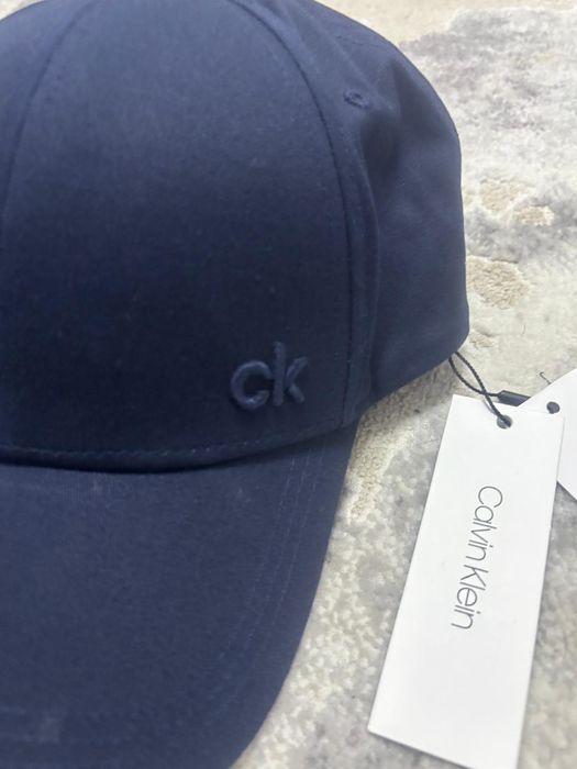 Vind șapcă Calvin Klein