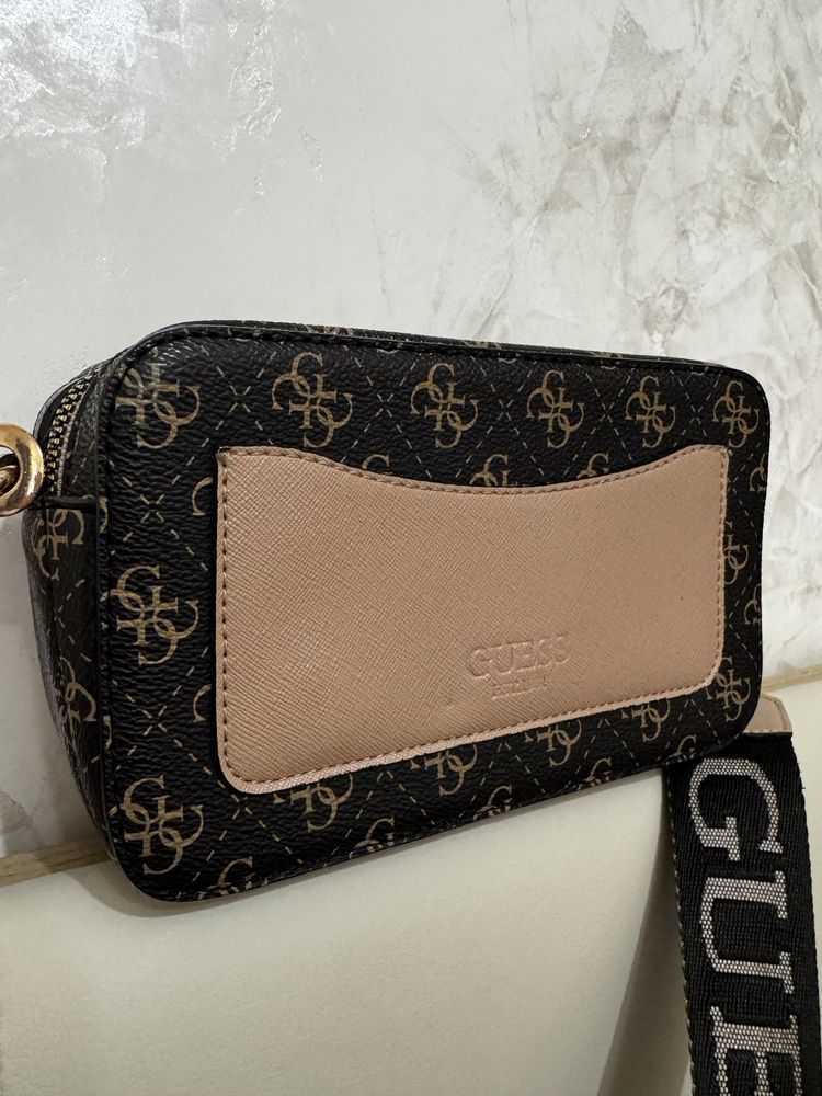 Чанта Guess