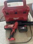 Încărcător Milwaukee M18 PC6 si pistol silicon Milwaukee C18 PCG