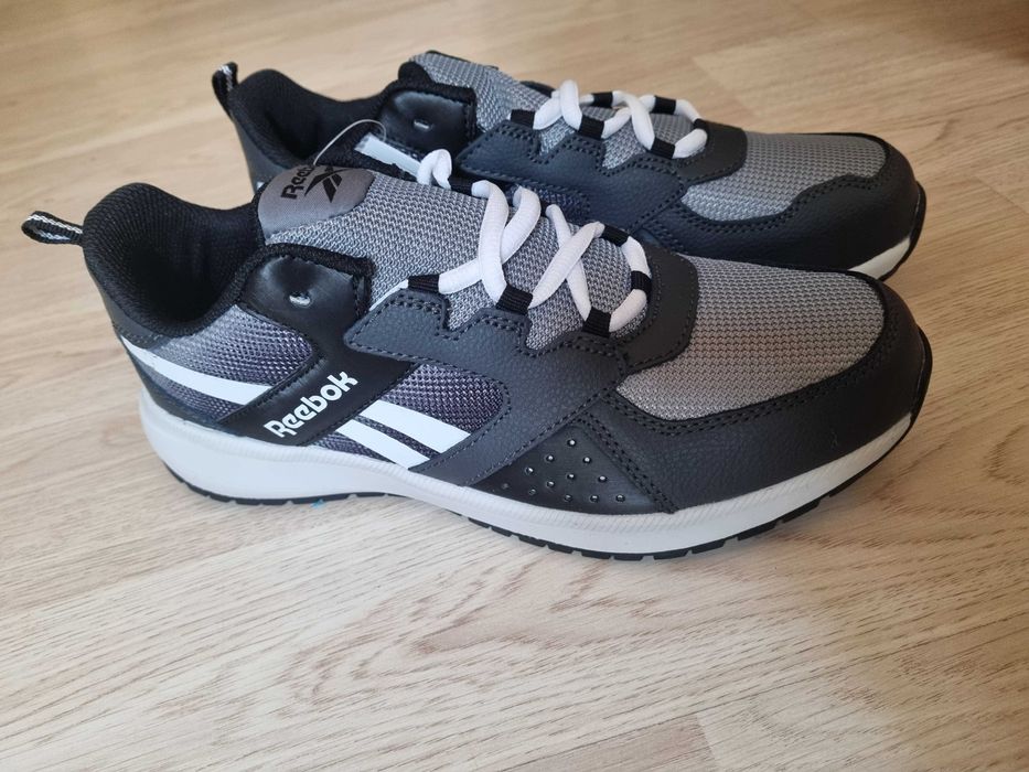 Нови унисекс маратонки Reebok Road Supreme 2.0- с етикети и кутия