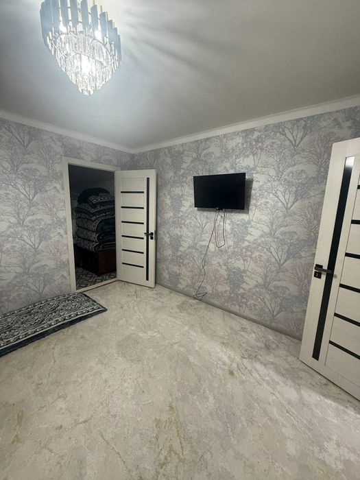 Срочно продаётся 2х комнатная квартира навои