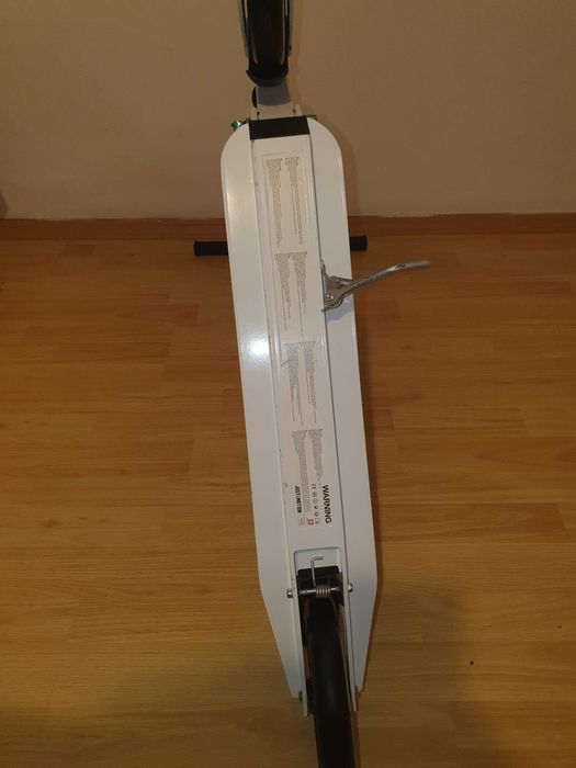 Trotineta reglabila din aluminiu