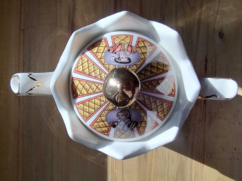 Винтидж британски чайник на Sadler Хенри VIII