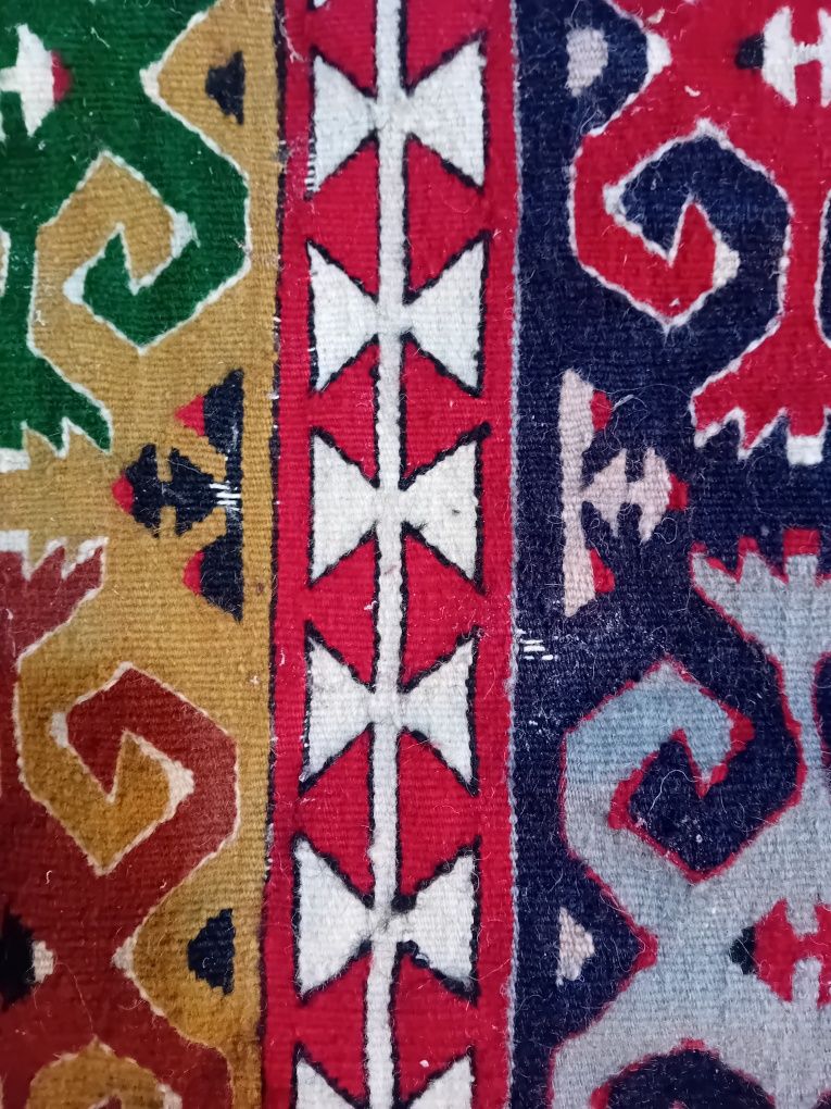Чипровски килим - Пиротски