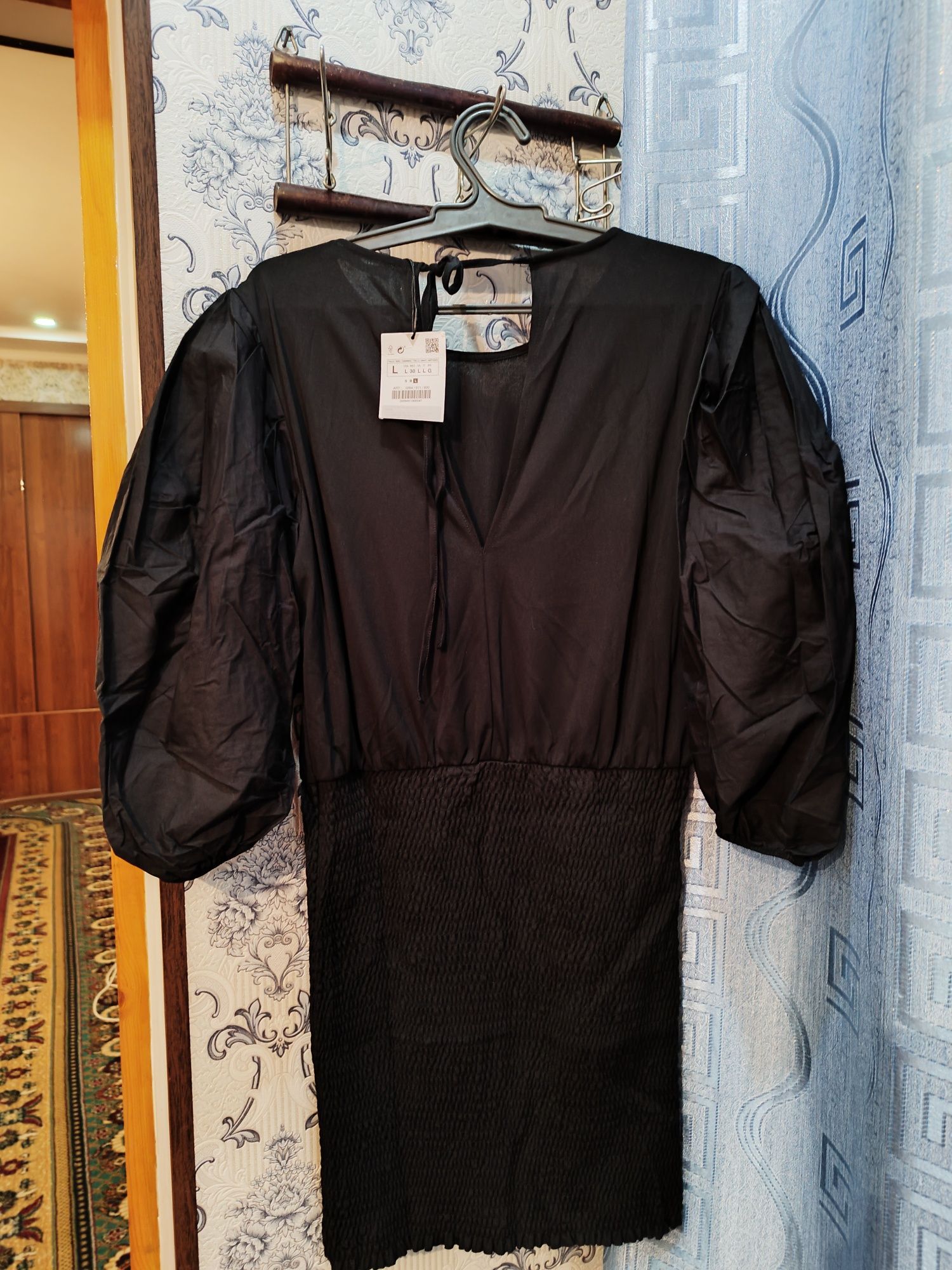 Zara кароткое чёрное платье