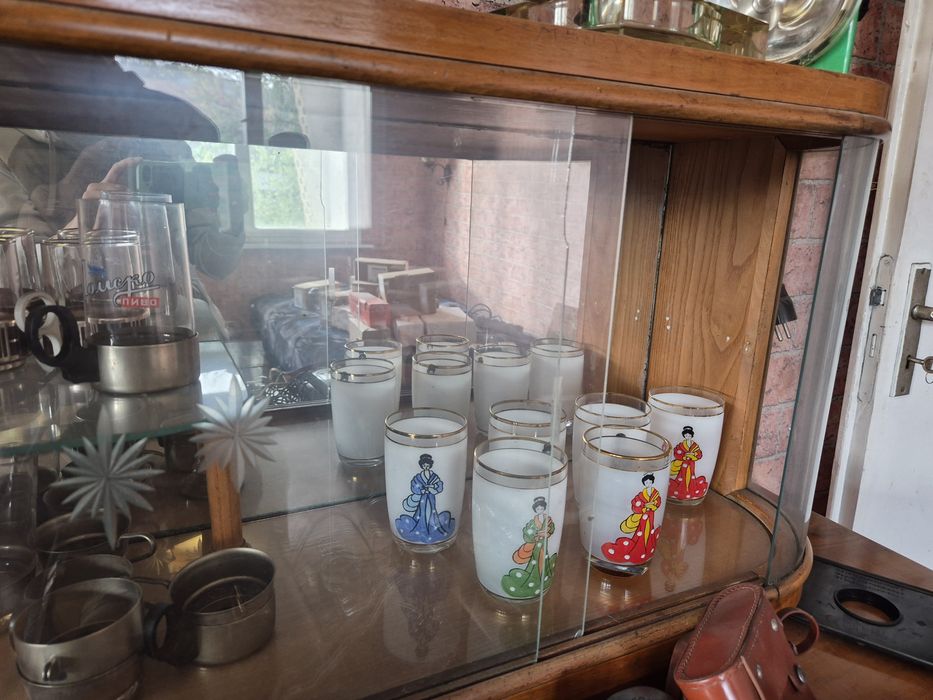 Класически бюфет от дърво