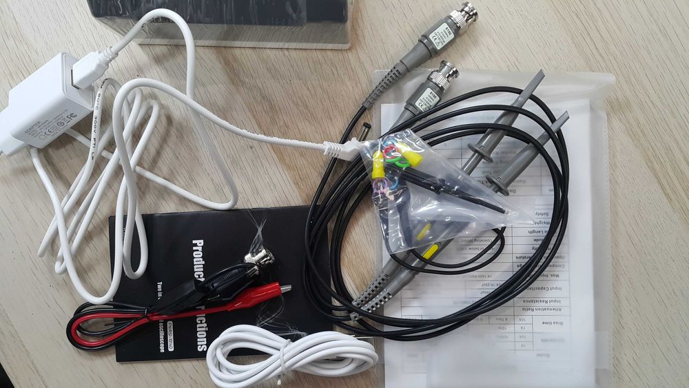 Двуканален цифров осцилоскоп с генератор на сигнали 2х100MHz