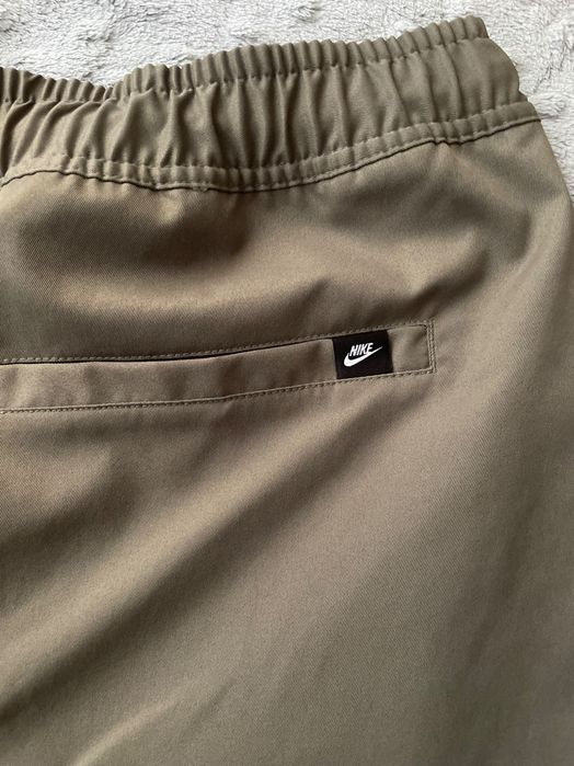 Долнище Nike мъжко L размер