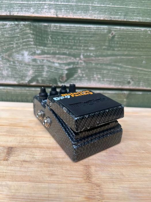 Vând Digitech DF-7 Distortion Factory