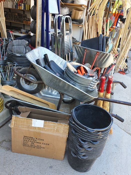 Продаю телешка металический