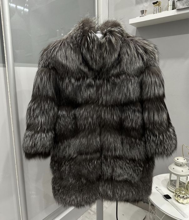 Срочно продам шуба чернобурка(натуралка)