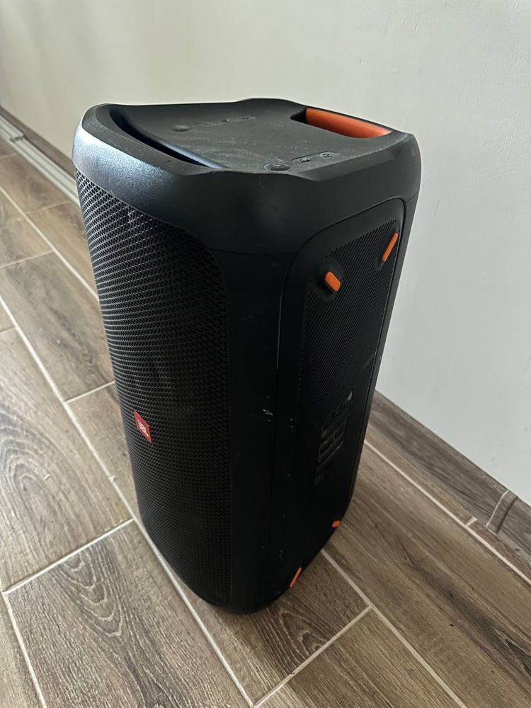 Портативная колонка JBL