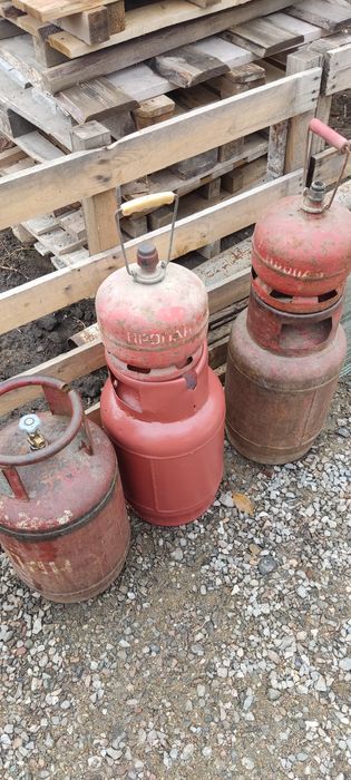 Продам газовые балоны на 27 литров с вентелем