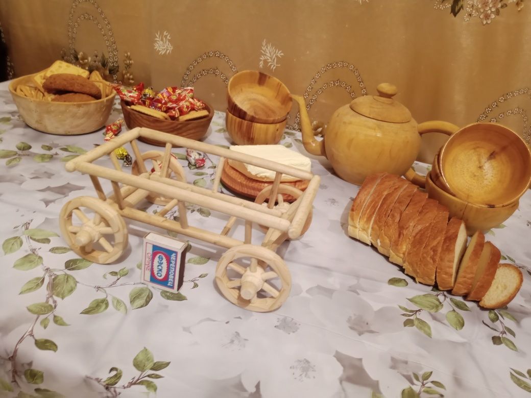 Продам хлебницу деревянную