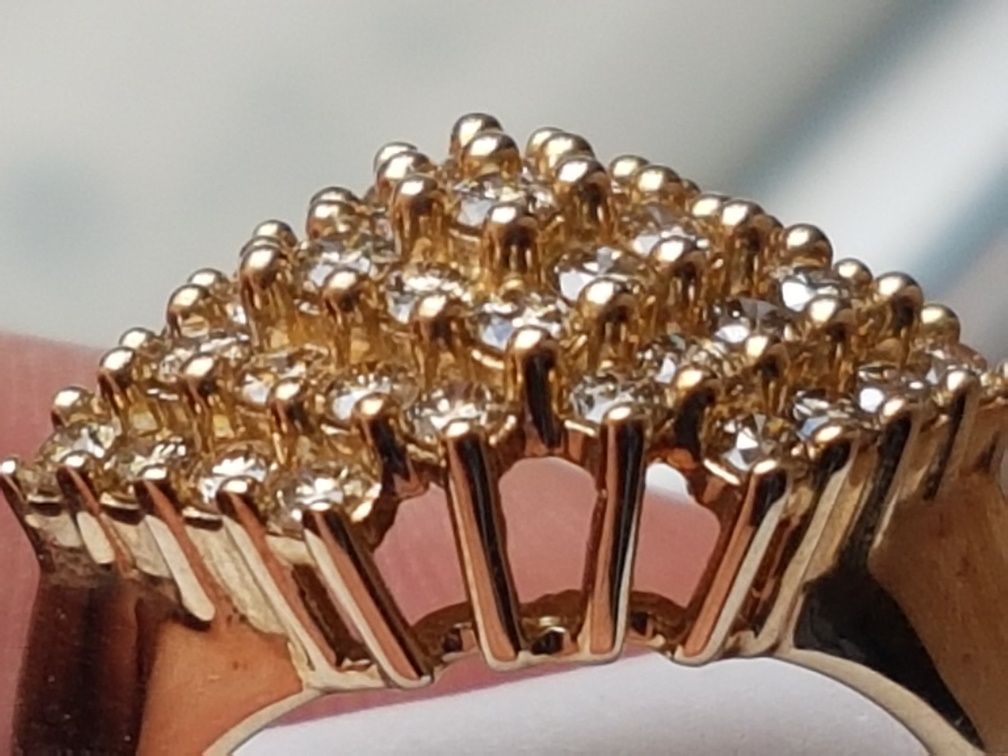 Златен пръстен с диаманти цвят шампанско НЕТРЕТИРАНИ  СЕРТИФИКАТ