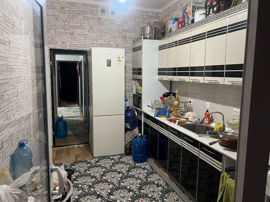 Tinchlik ofis oldida.Hamma qulayliklarga ega Dom sotiladi.