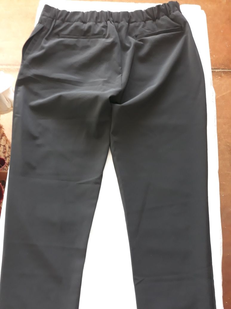 Pantaloni Zara nr 34 adică 44 originali
