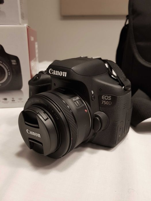 Canon 750D с 50mm 1.8 обектив - като нови